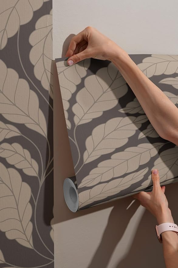 Seamless fabric wallpaper with a vintage leaf design, up to 4.2m x 3m, with an adhesive and smoothing tool from